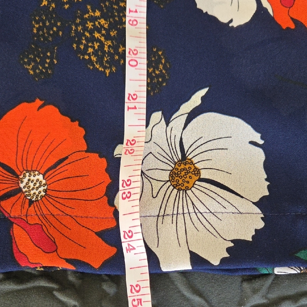 Chris & Carol Floral Blouse Size Small - Picture 13 of 14